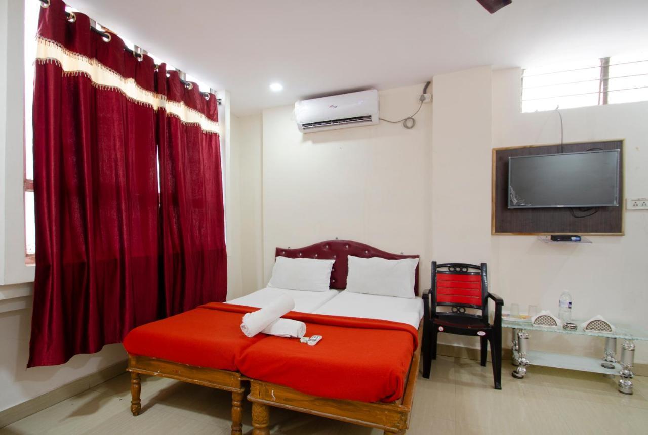 Hotel Sri Sai Balaji ハイデラバード エクステリア 写真