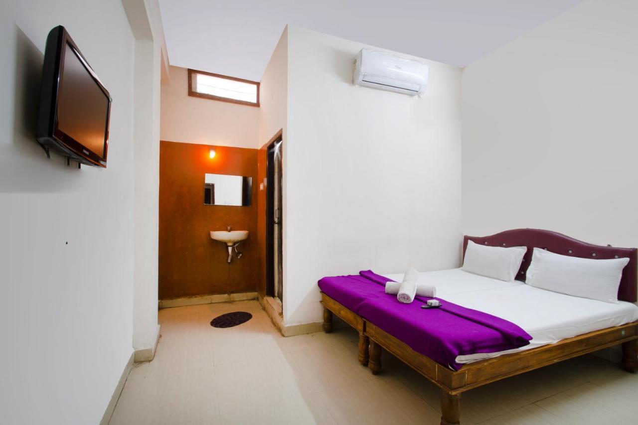 Hotel Sri Sai Balaji ハイデラバード エクステリア 写真