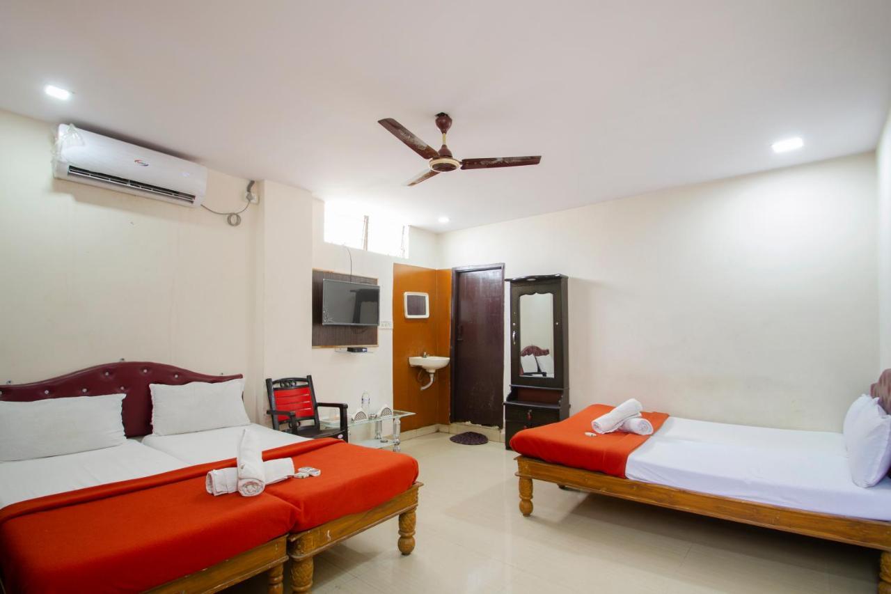 Hotel Sri Sai Balaji ハイデラバード エクステリア 写真
