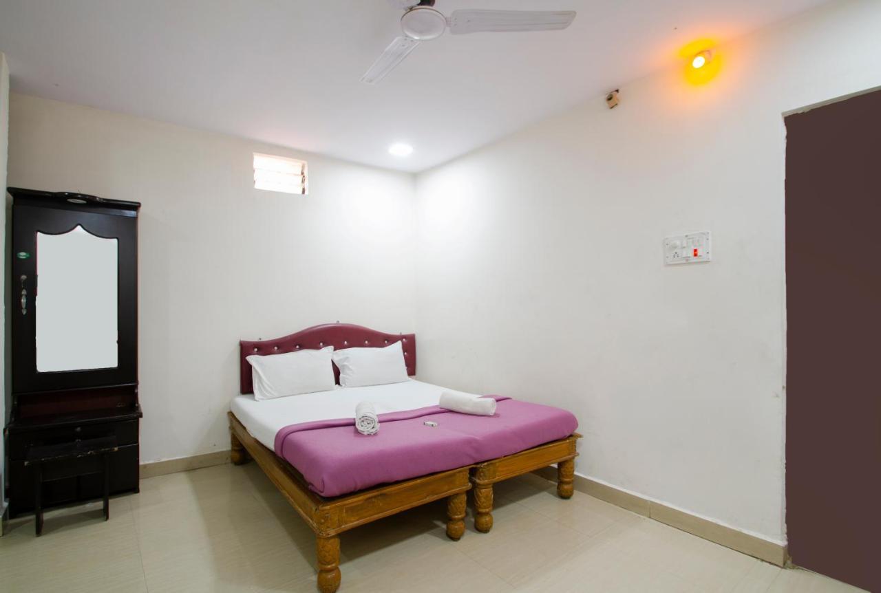 Hotel Sri Sai Balaji ハイデラバード エクステリア 写真