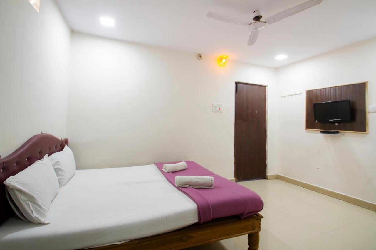 Hotel Sri Sai Balaji ハイデラバード エクステリア 写真